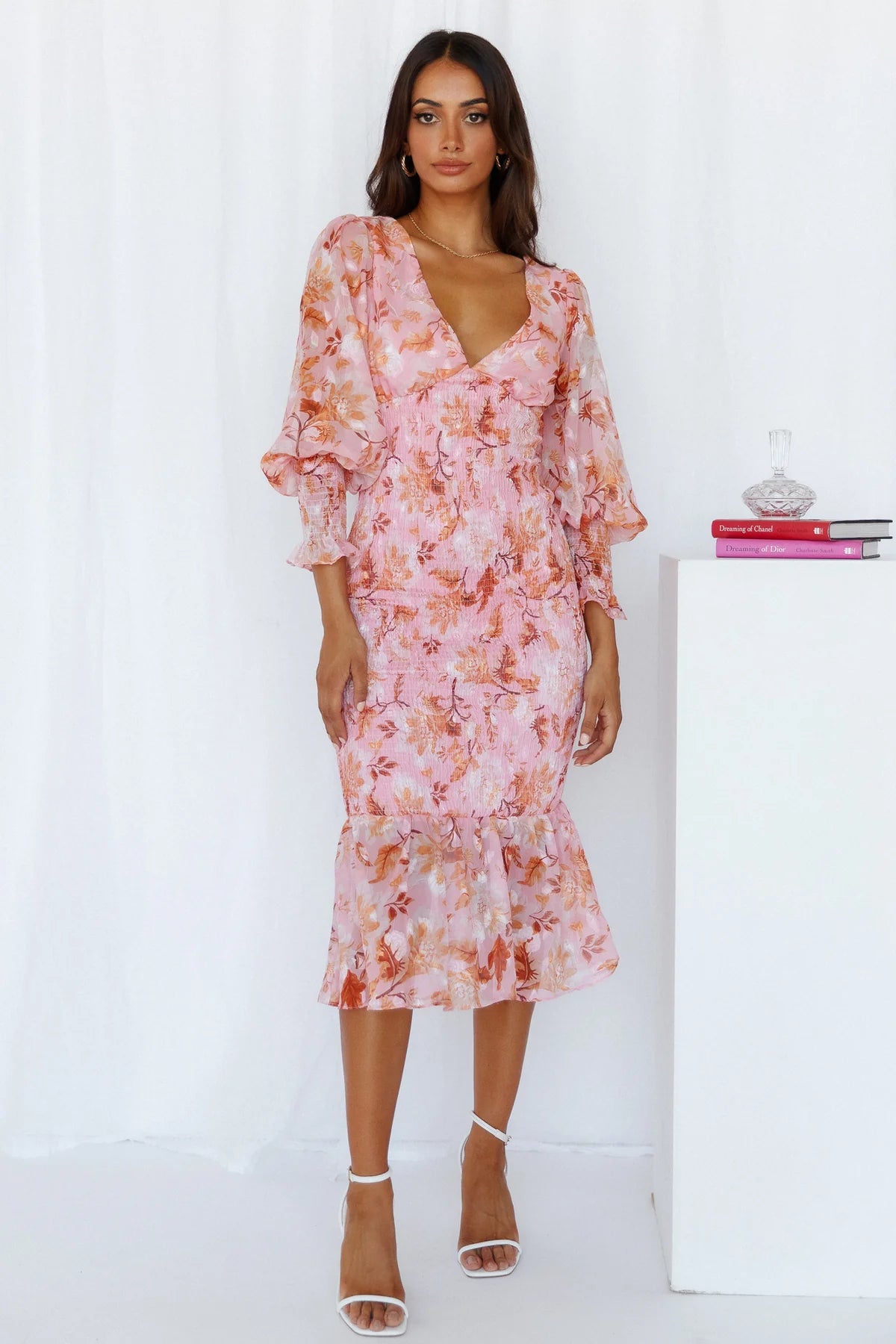 Linneas Blomsterfält Midi Dress