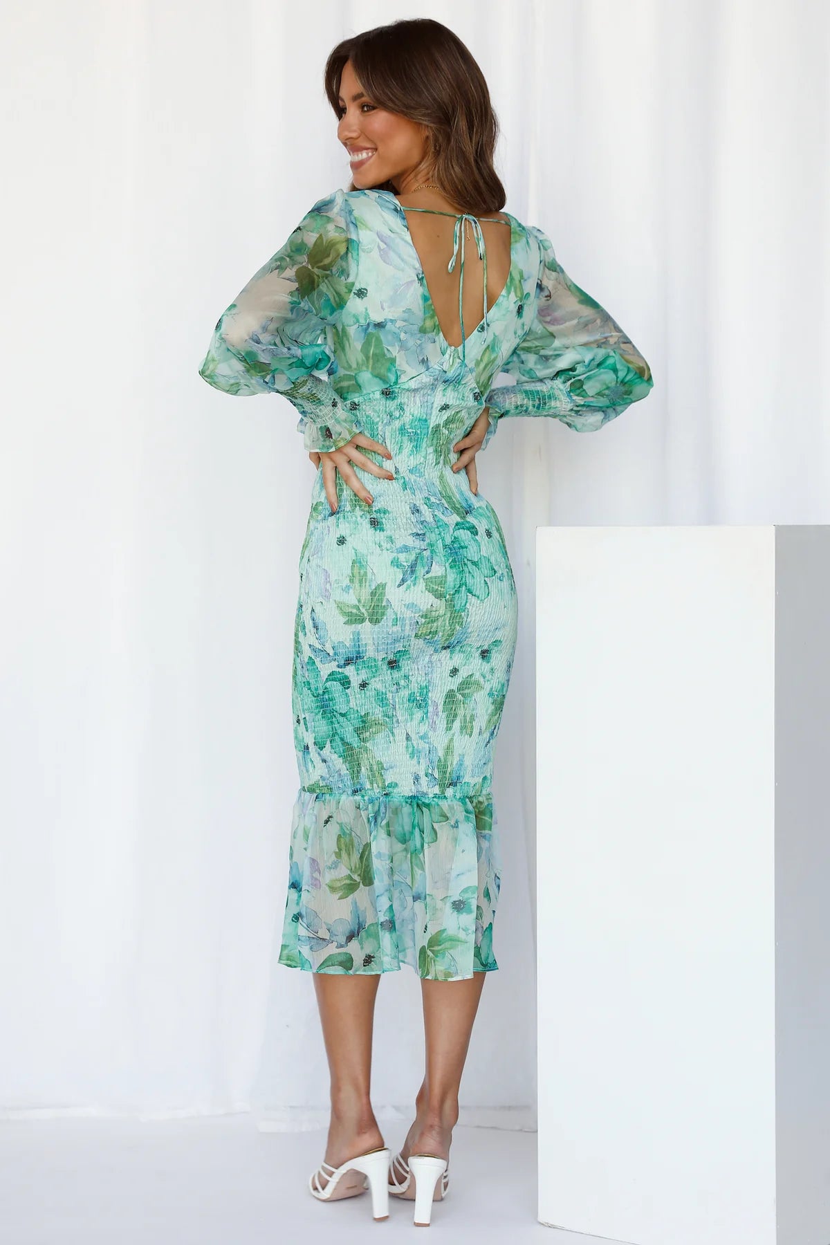 Linneas Blomsterfält Midi Dress